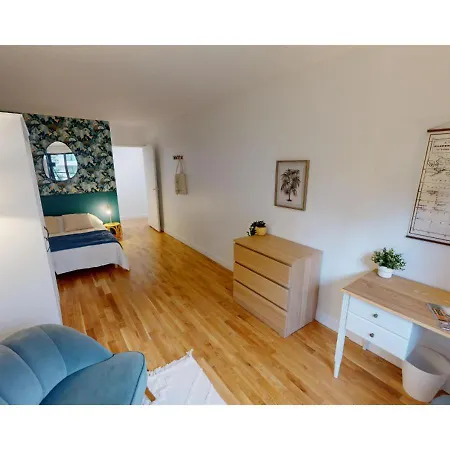 Lovely 5-bed Flat With Easy Access To Centre 勒瓦卢瓦-佩雷