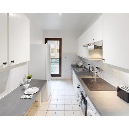 Lovely 5-bed Flat With Easy Access To Centre 公寓