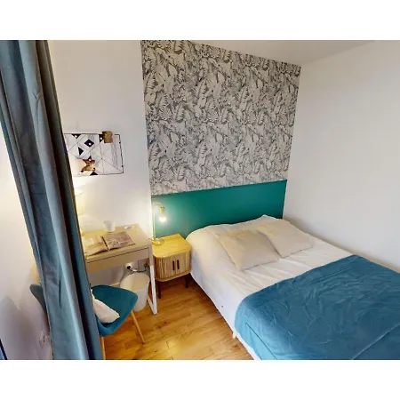 Lovely 5-bed Flat With Easy Access To Centre 勒瓦卢瓦-佩雷