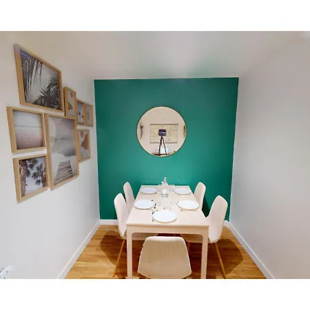 公寓 Lovely 5-bed Flat With Easy Access To Centre 勒瓦卢瓦-佩雷